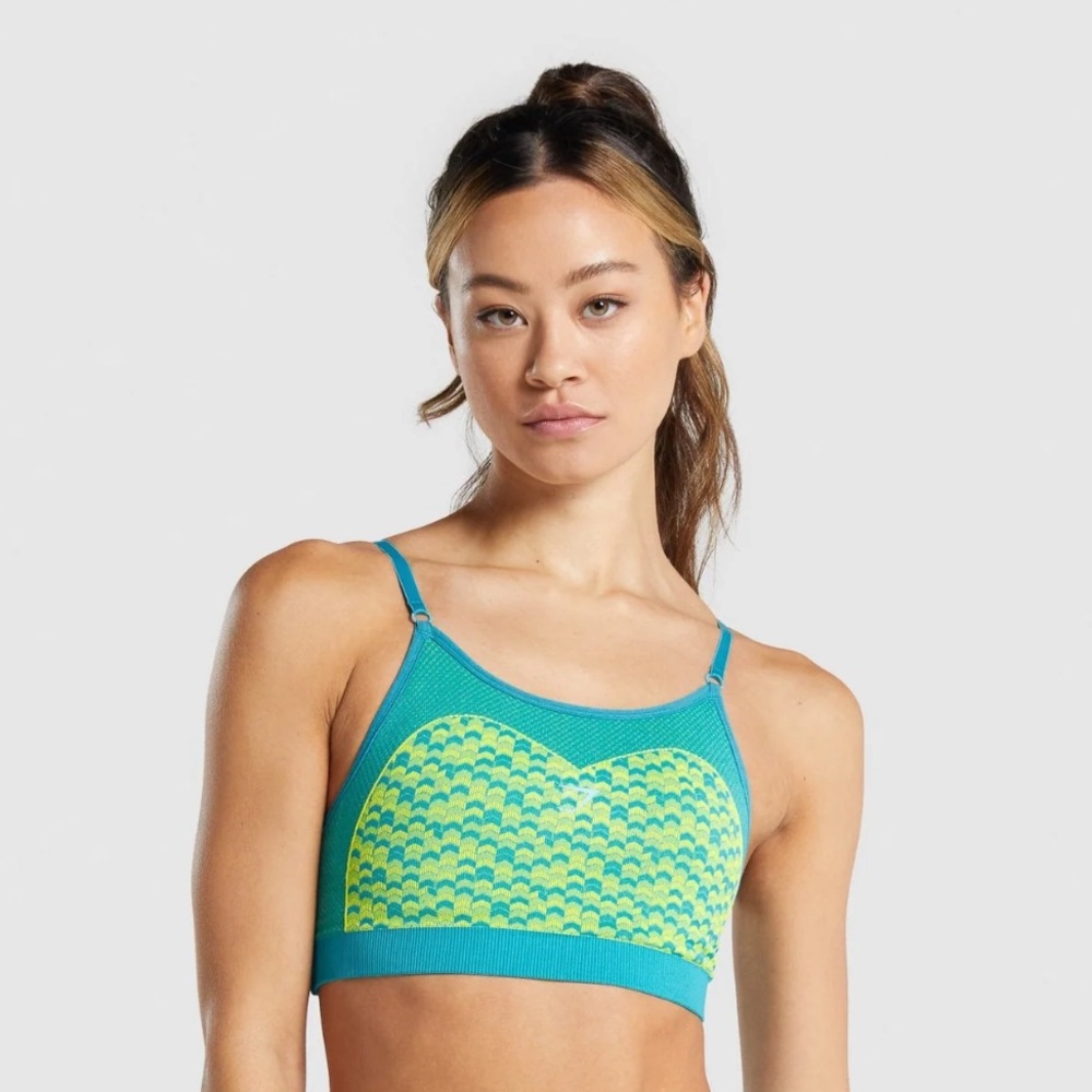 NWOT GYMSHARK WTFLEX SEAMLESS STRAPPY SPORTS BRA in Blue Chevron - Medium